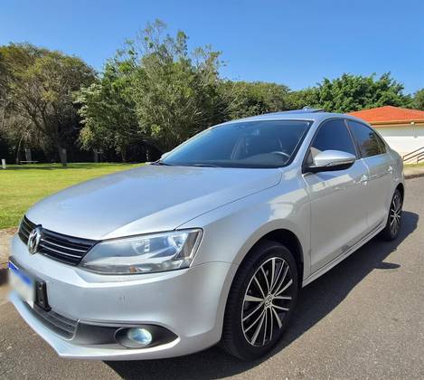 VOLKSWAGEN JETTA 2.0 TSI HIGHLINE 211CV GASOLINA 4P TIPTRONIC VOLKSWAGEN JETTA 2.0 TSI HIGHLINE 211CV GASOLINA 4P TIPTRONIC